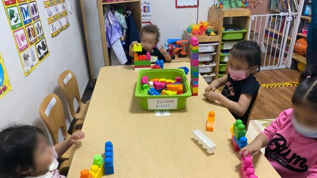 Mercedes Rondon – Los Nino Ojos—kids-building Large